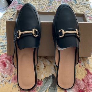 Comfy SHEIN fashion slip on black with gold buckles, size 9 (EUR 40)